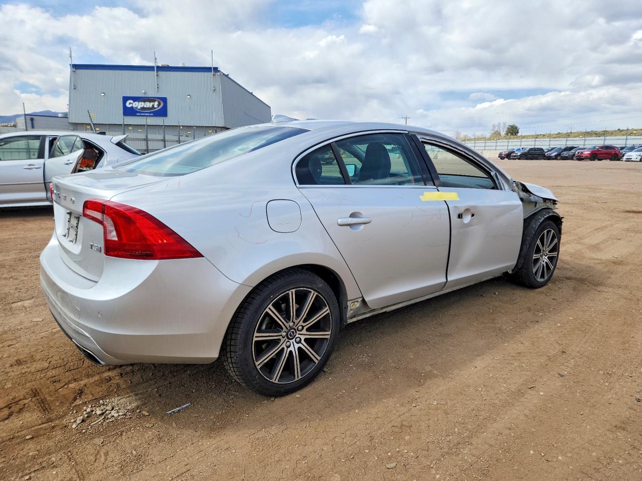 2017 VOLVO S60 PREMIER photo 3