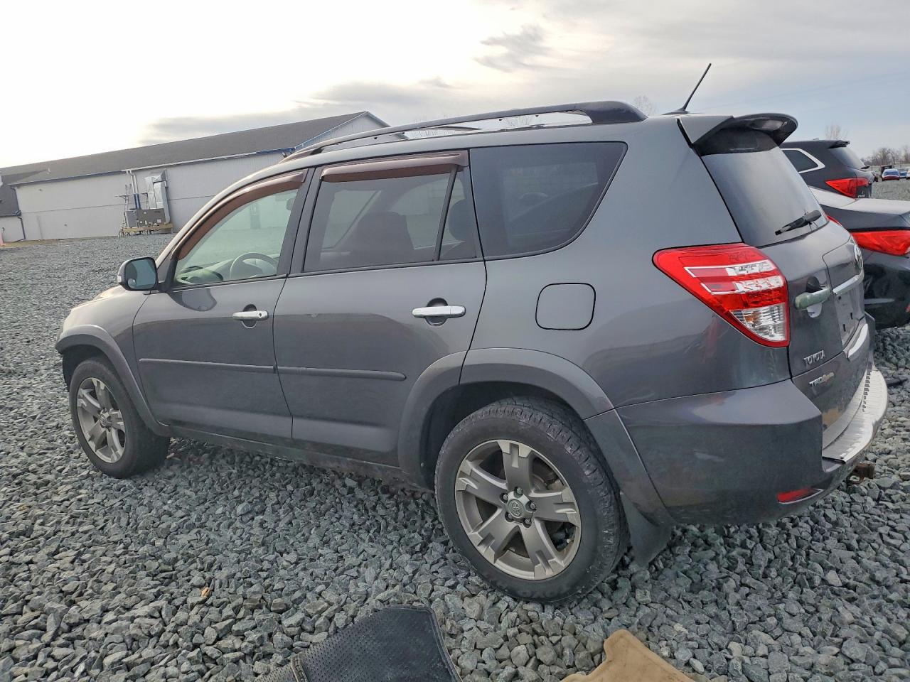 2010 TOYOTA RAV4 SPORT photo 2