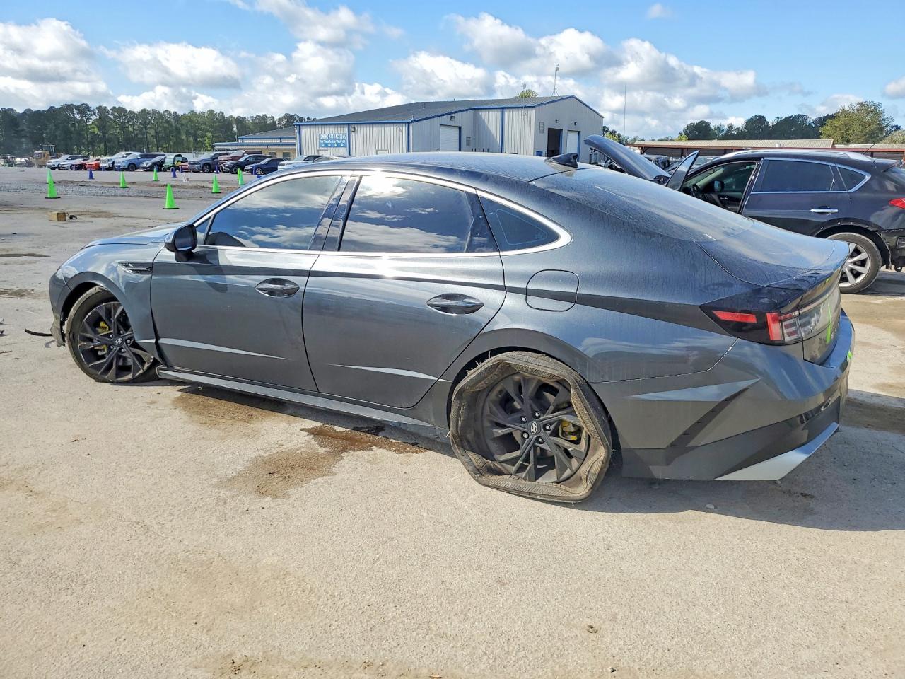 2024 HYUNDAI SONATA SEL photo 4