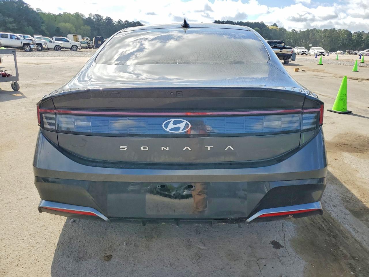 2024 HYUNDAI SONATA SEL photo 16