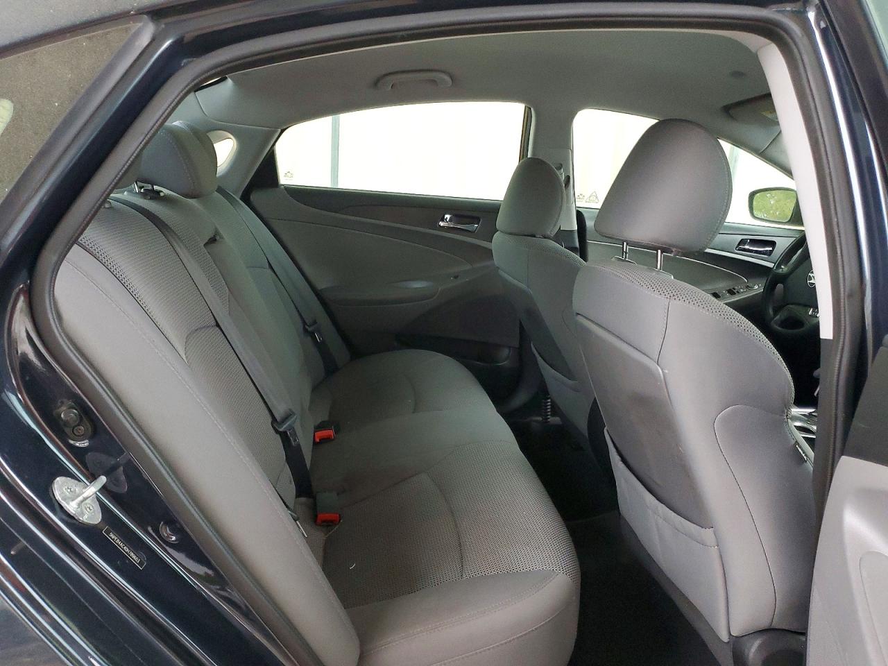 2013 HYUNDAI SONATA GLS photo 28