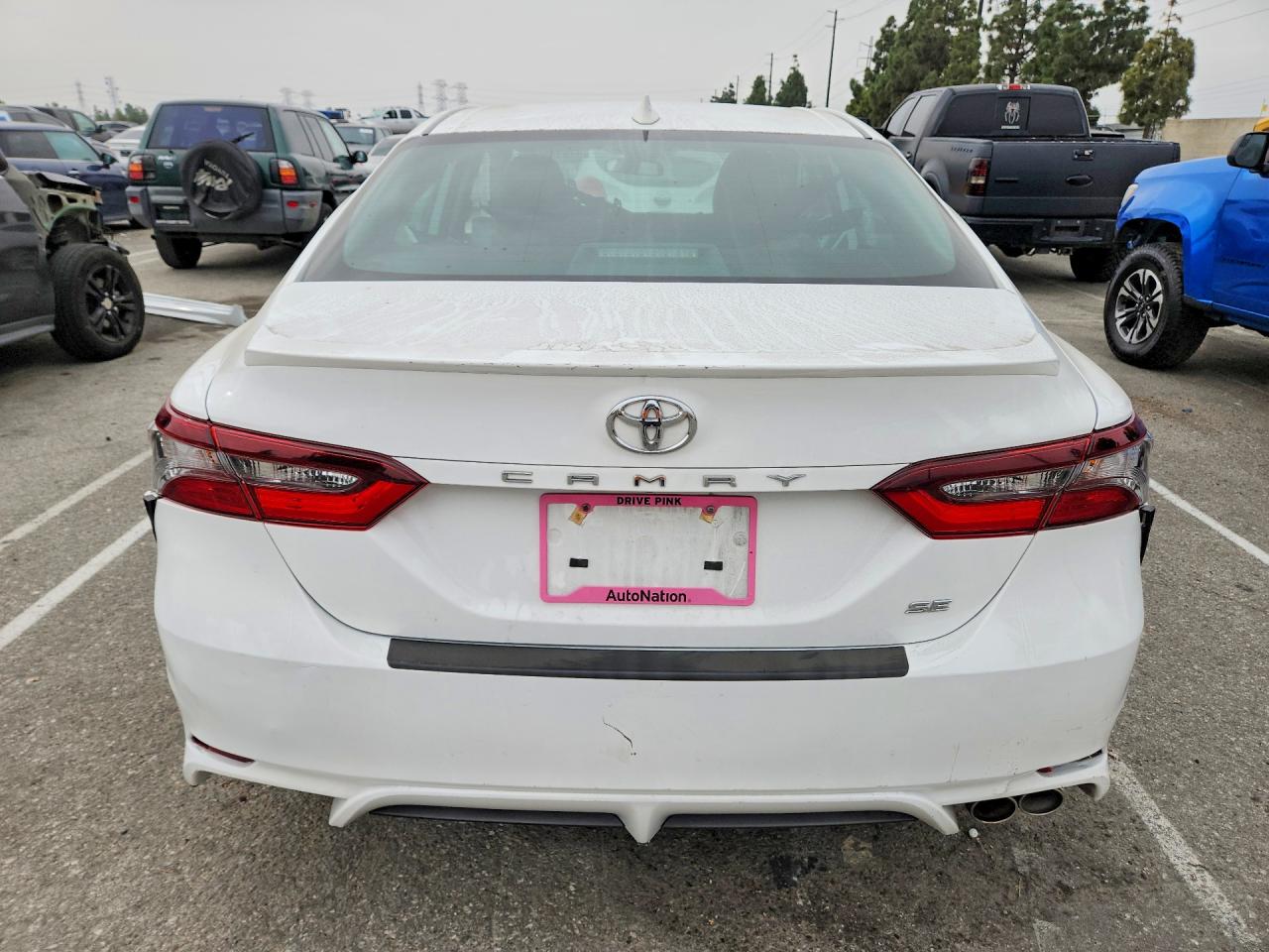 2022 TOYOTA CAMRY SE photo 16