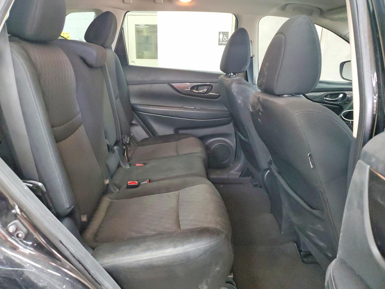 2018 NISSAN ROGUE SV photo 21