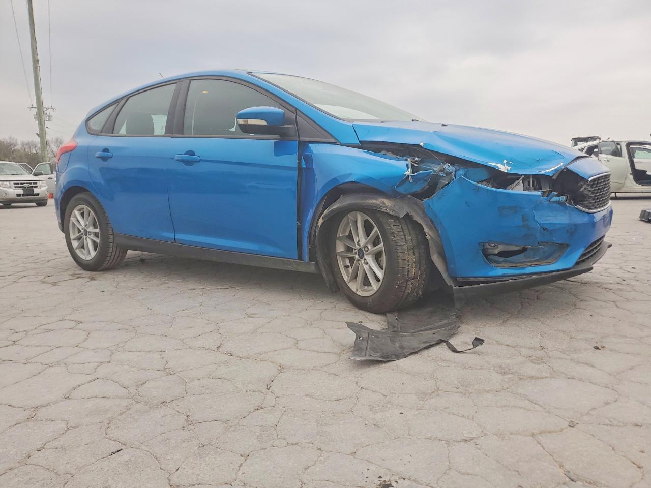2017 FORD FOCUS SE photo 10