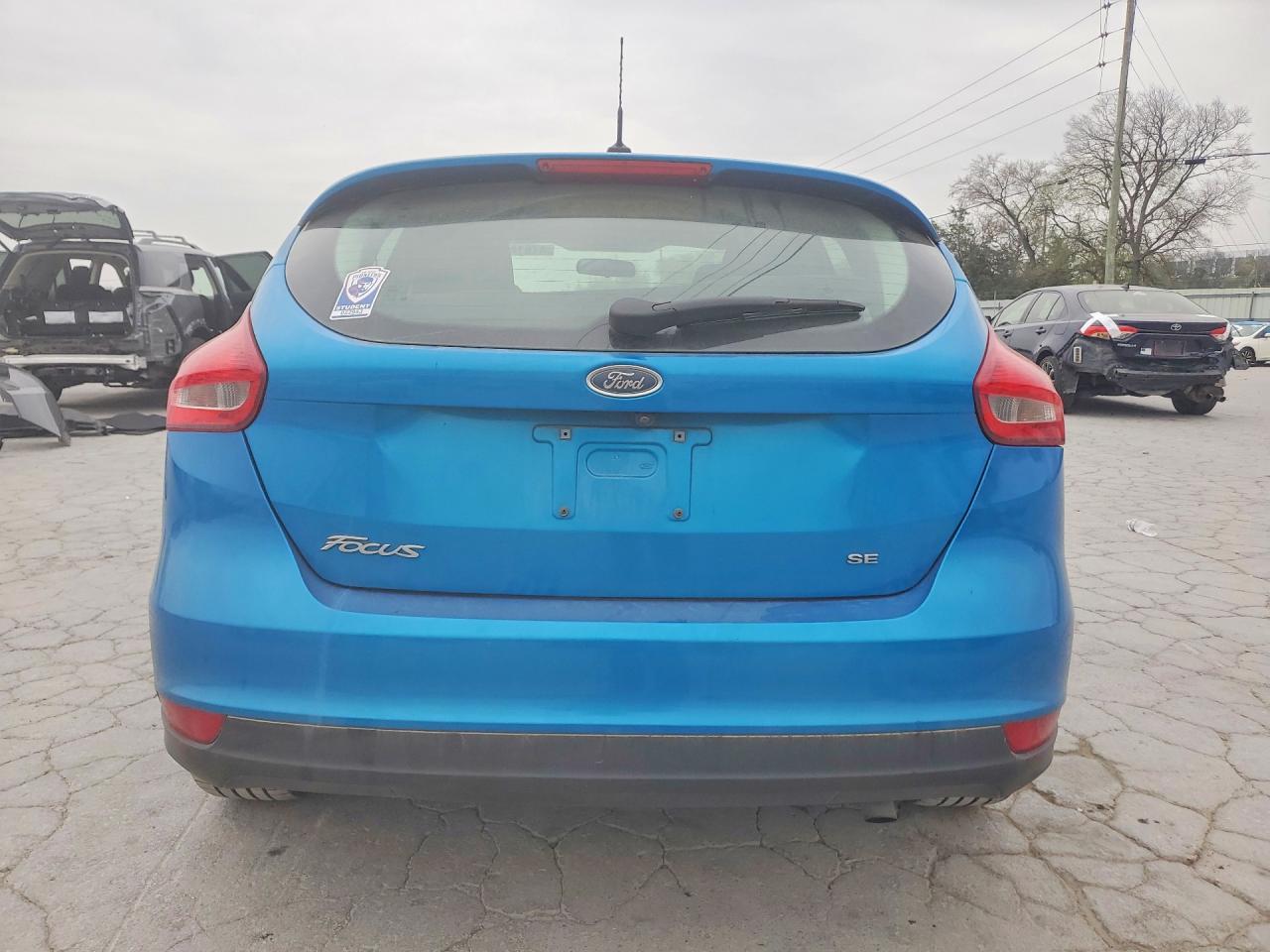 2017 FORD FOCUS SE photo 16