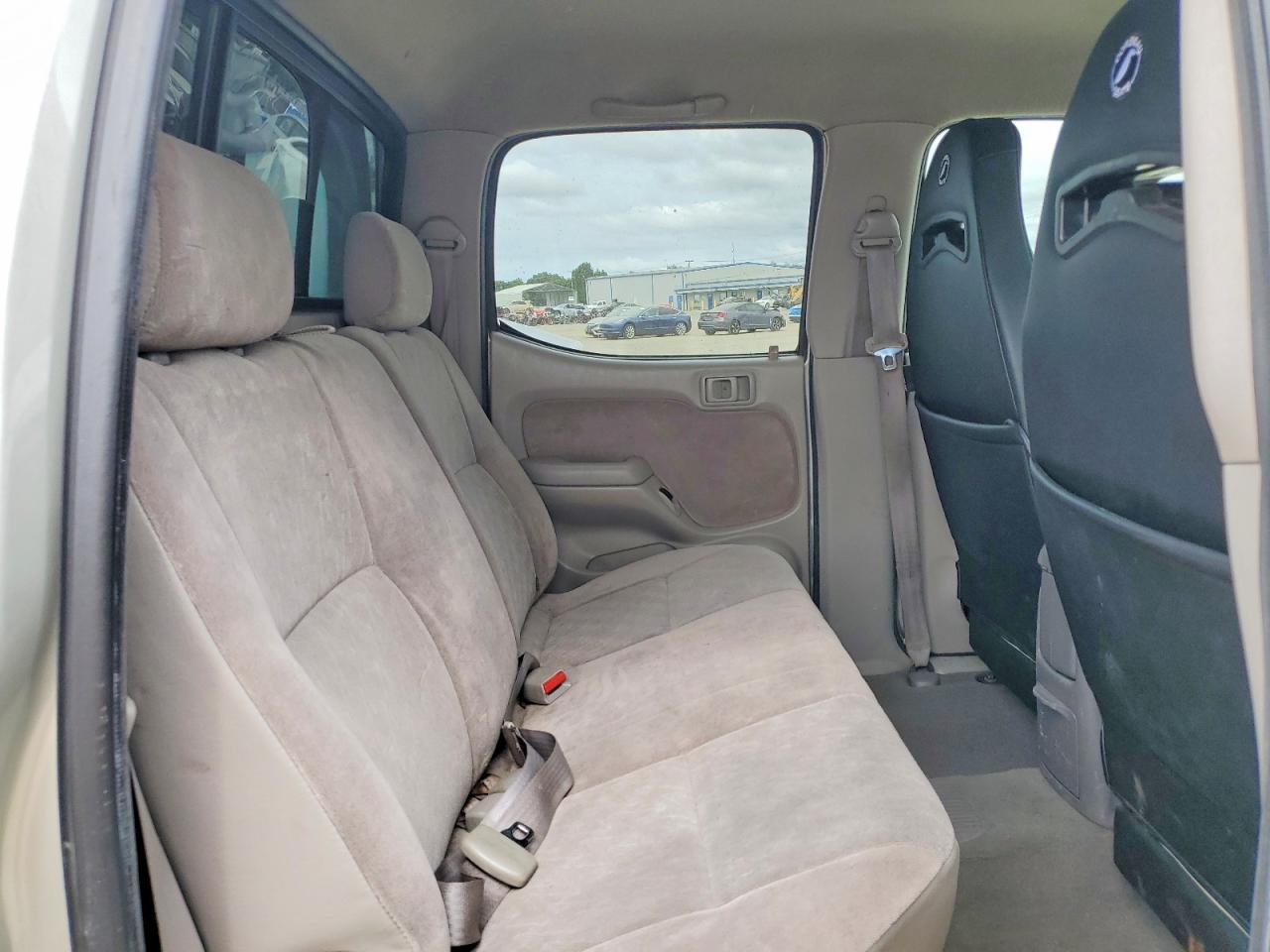 2004 TOYOTA TACOMA V6 photo 10