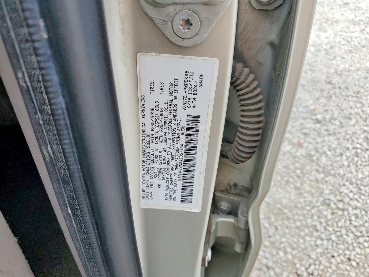 2004 TOYOTA TACOMA V6 photo 12