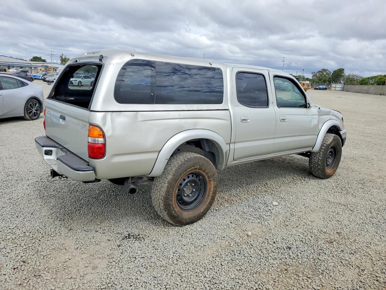 2004 TOYOTA TACOMA V6 photo 3