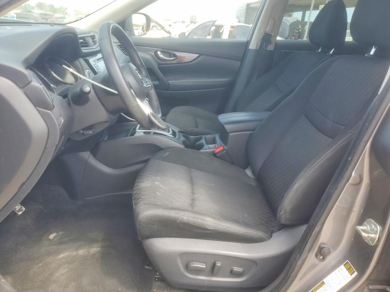 2019 NISSAN ROGUE SV photo 19