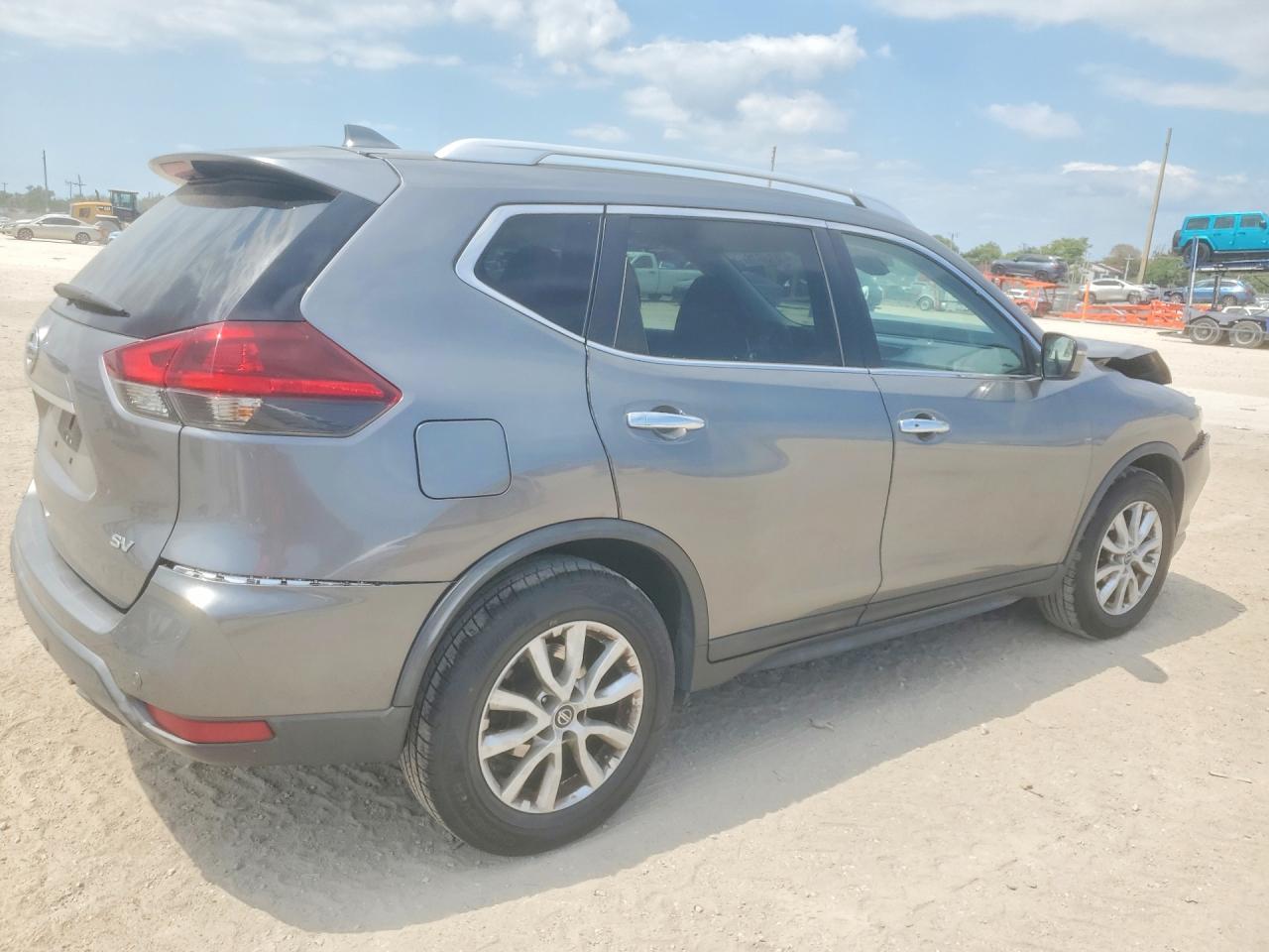 2019 NISSAN ROGUE SV photo 7
