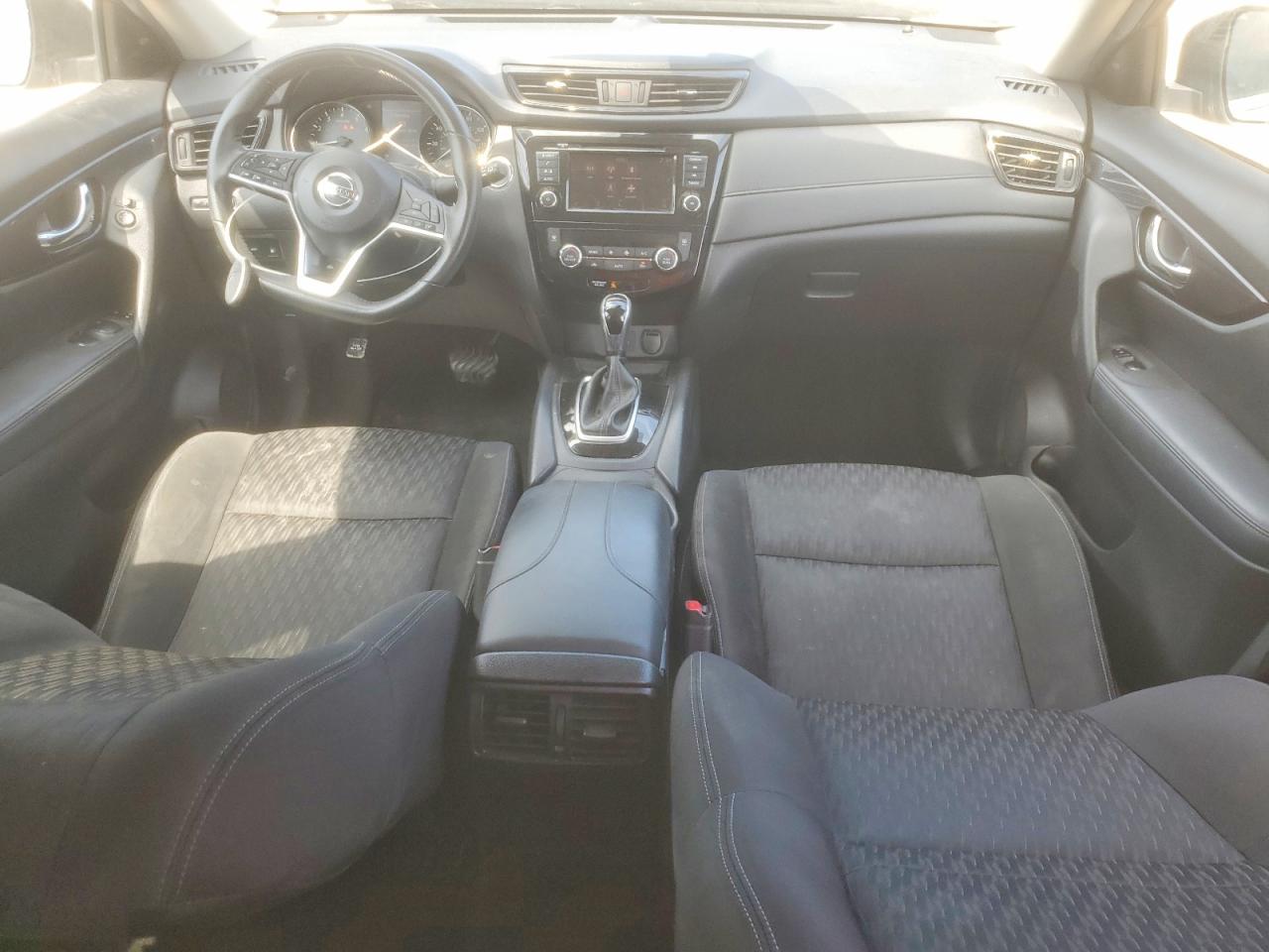 2019 NISSAN ROGUE SV photo 22