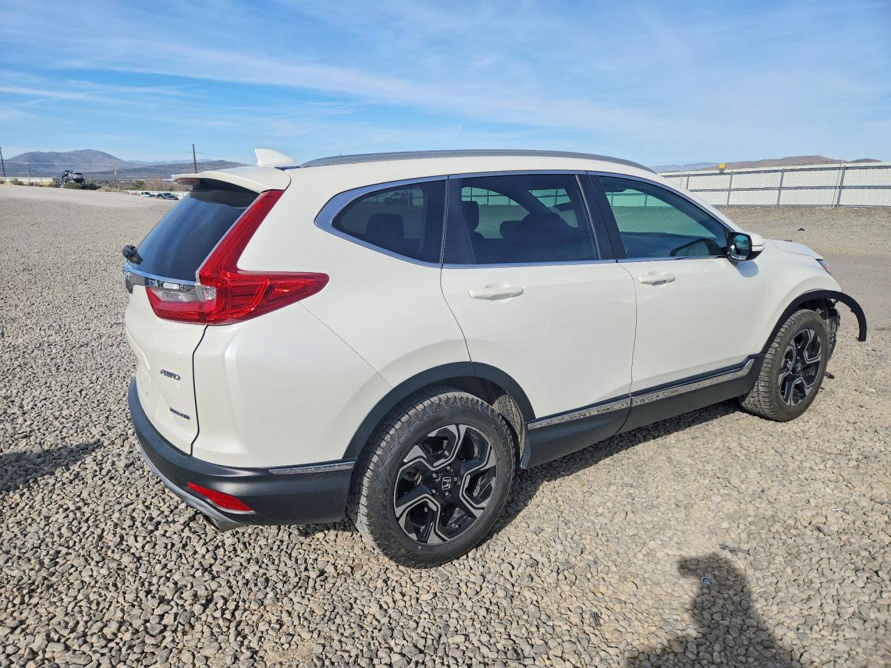 2017 HONDA CR-V TOURING photo 3