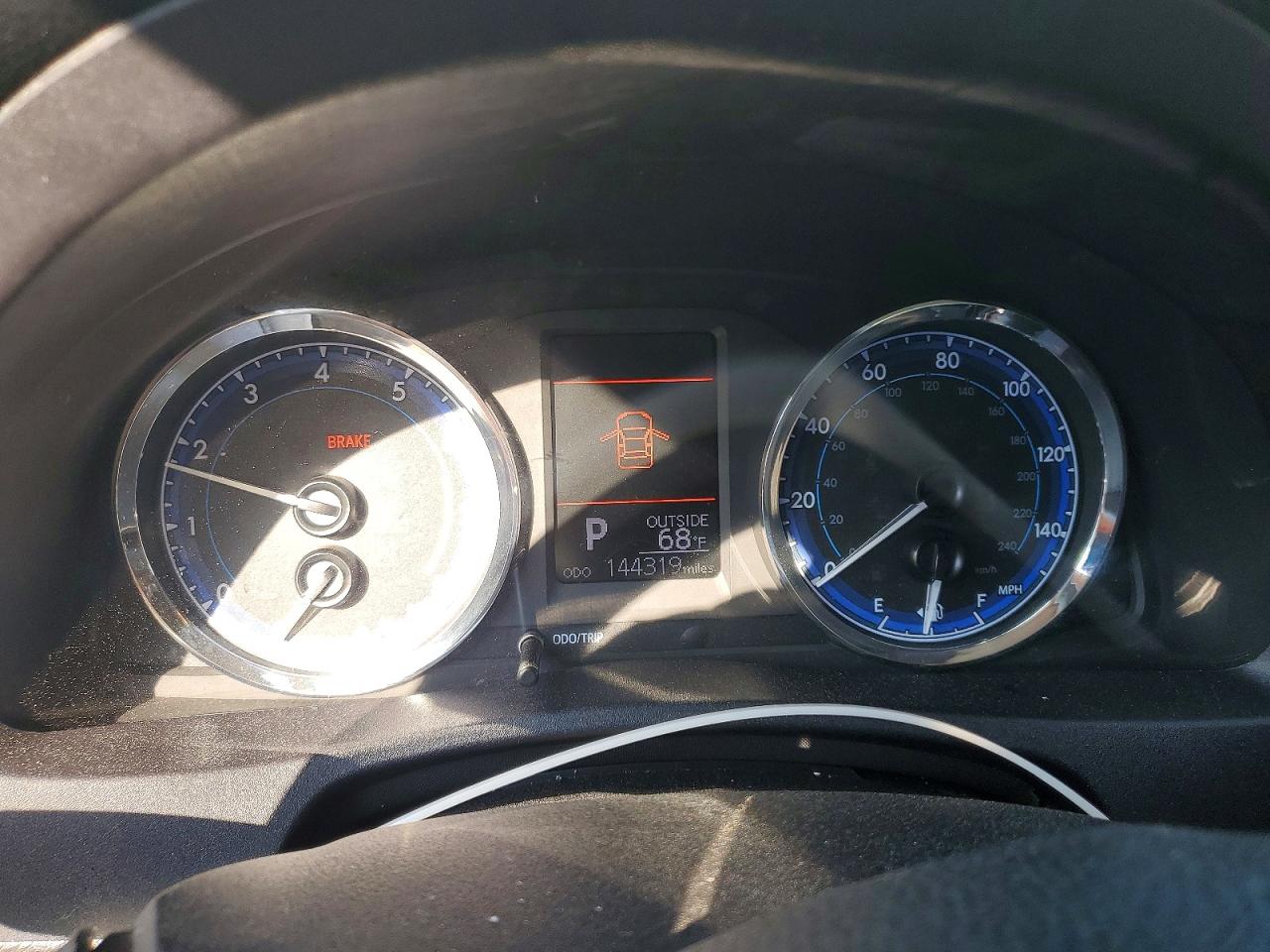 2019 TOYOTA COROLLA LE photo 9