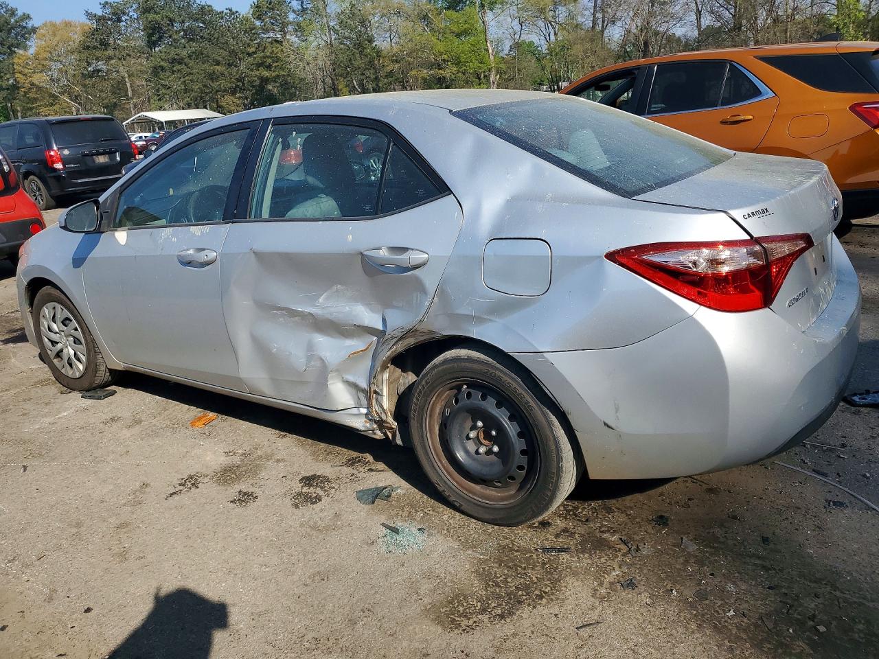 2019 TOYOTA COROLLA LE photo 2