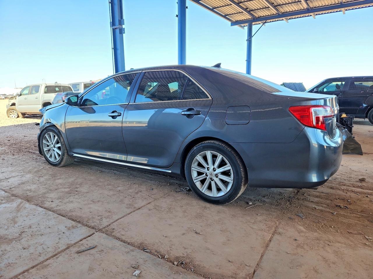 2012 TOYOTA CAMRY XLE V6 photo 2