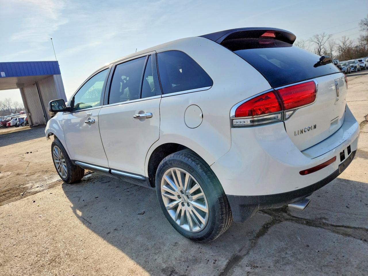 2012 LINCOLN TOWNHOUSE MKX photo 2