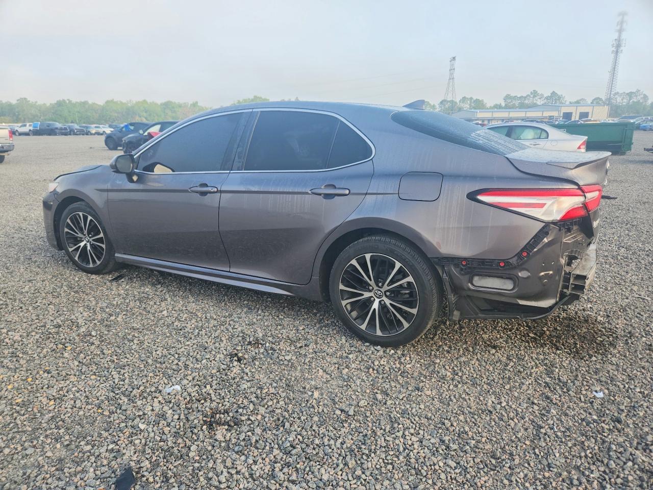 2020 TOYOTA CAMRY photo 4