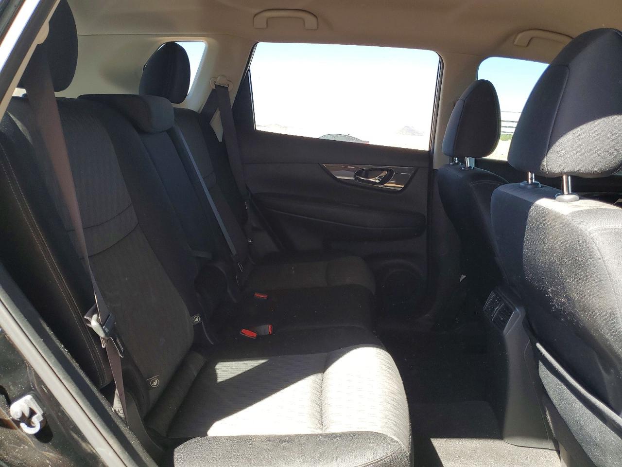 2017 NISSAN ROGUE SV photo 19