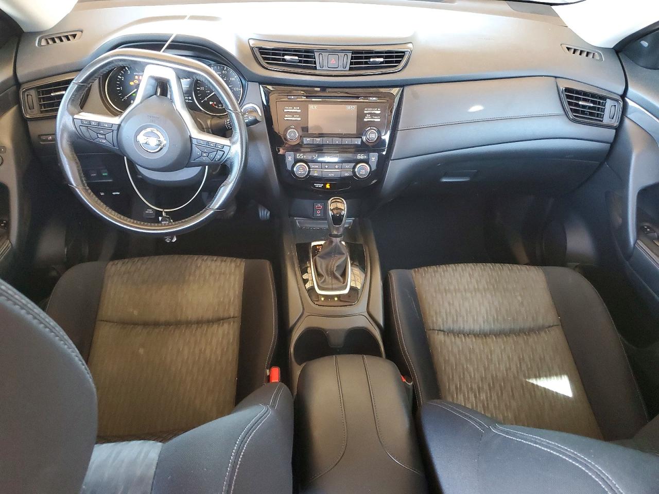 2017 NISSAN ROGUE SV photo 15