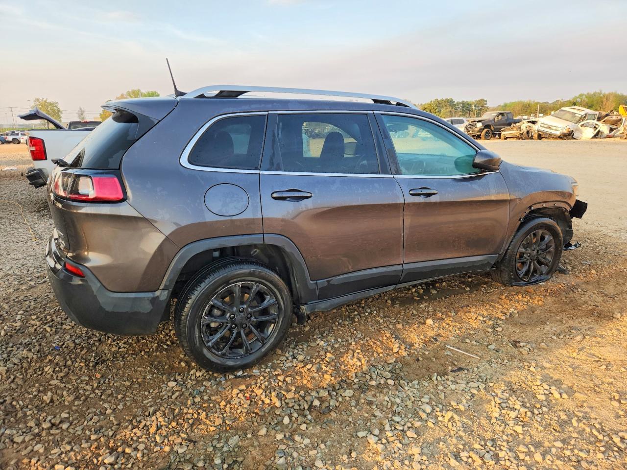 2019 JEEP CHEROKEE LATITUDE PLUS photo 3