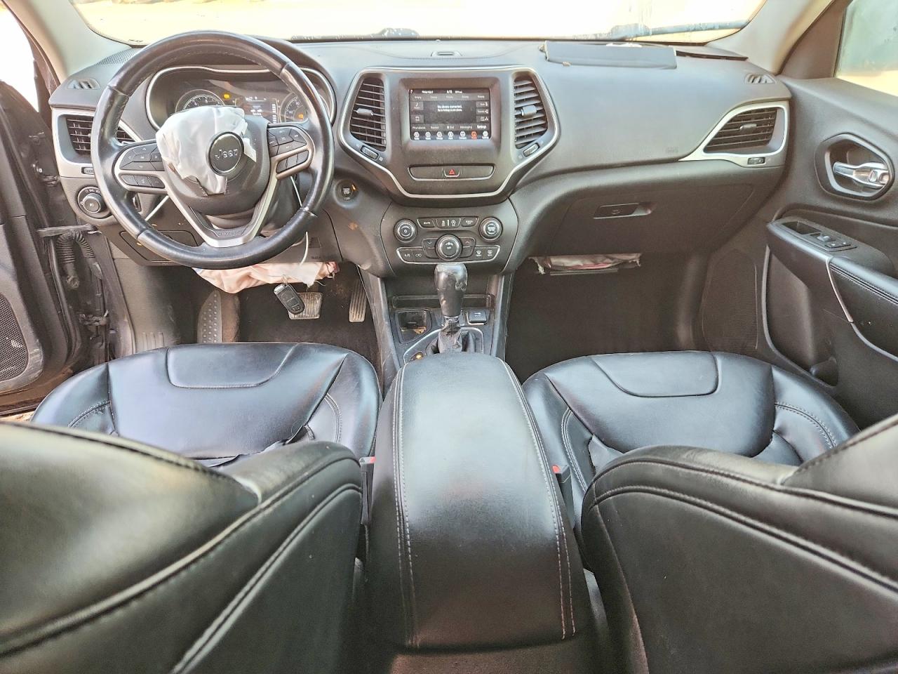 2019 JEEP CHEROKEE LATITUDE PLUS photo 8