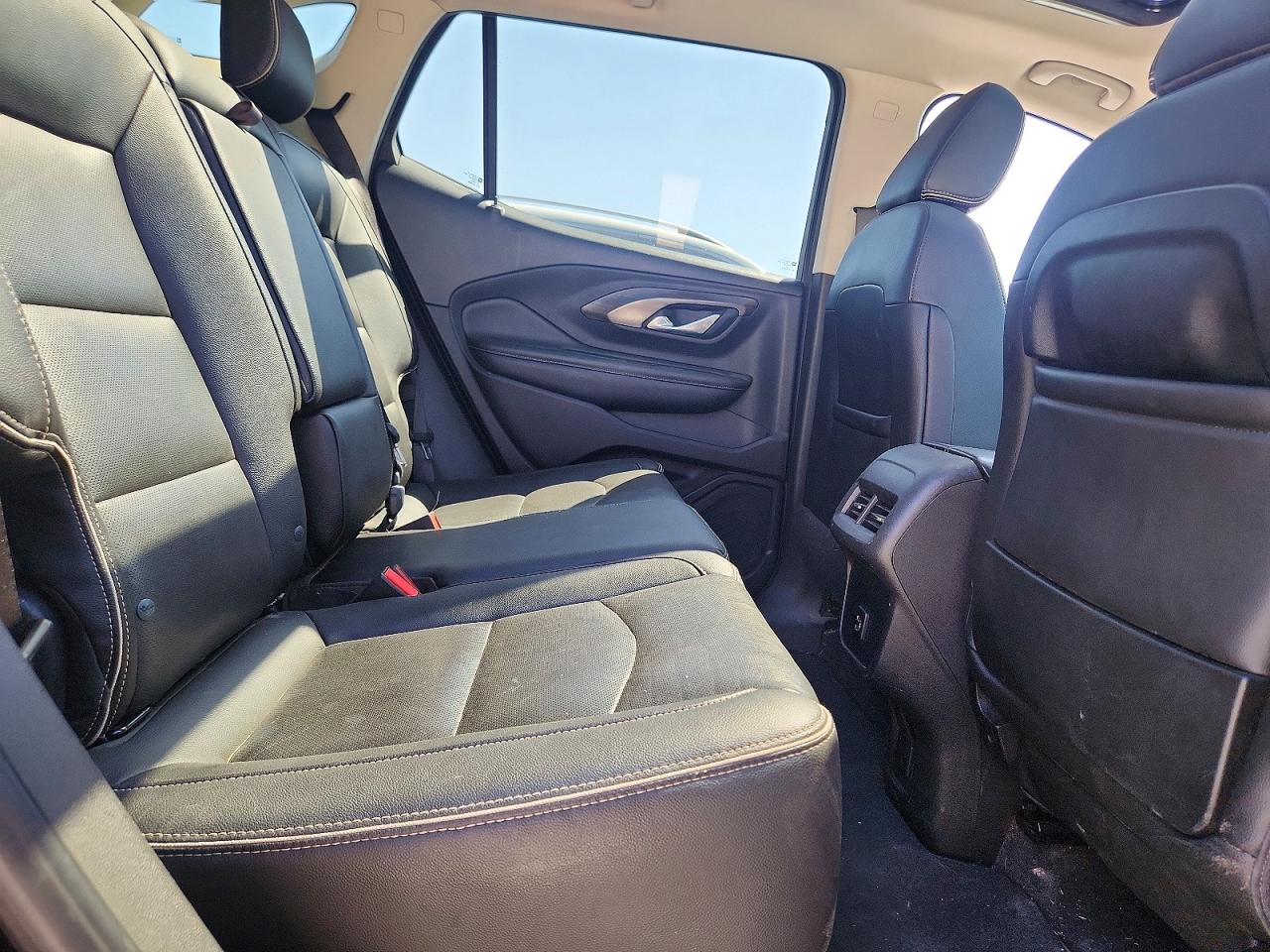 2018 GMC TERRAIN DENALI photo 10