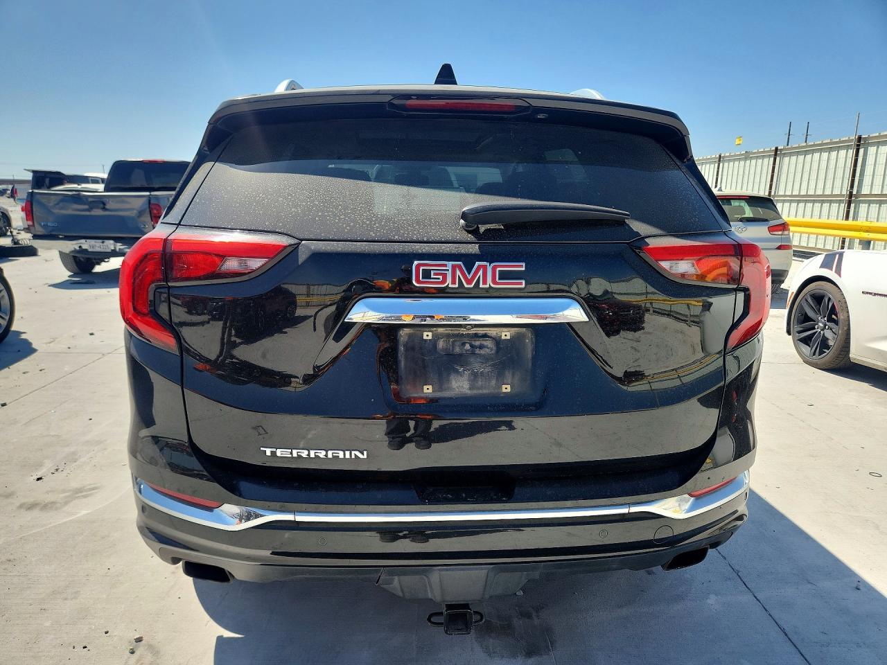 2018 GMC TERRAIN DENALI photo 6
