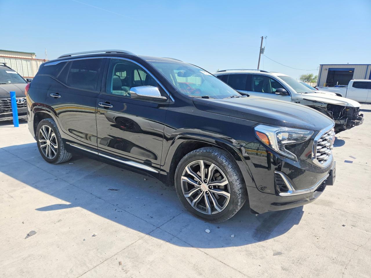 2018 GMC TERRAIN DENALI photo 4