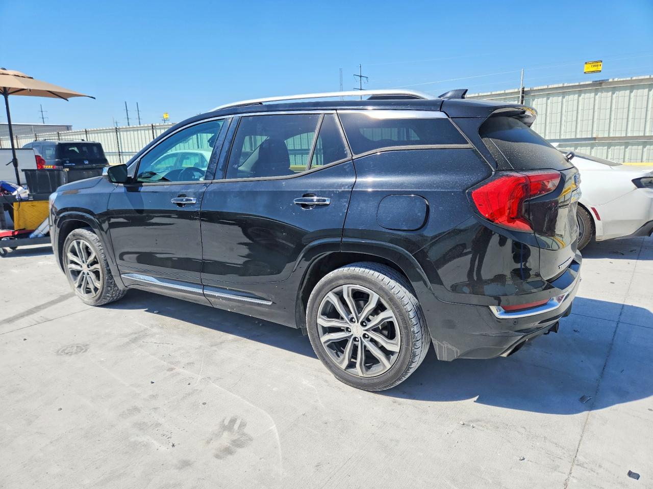 2018 GMC TERRAIN DENALI photo 2