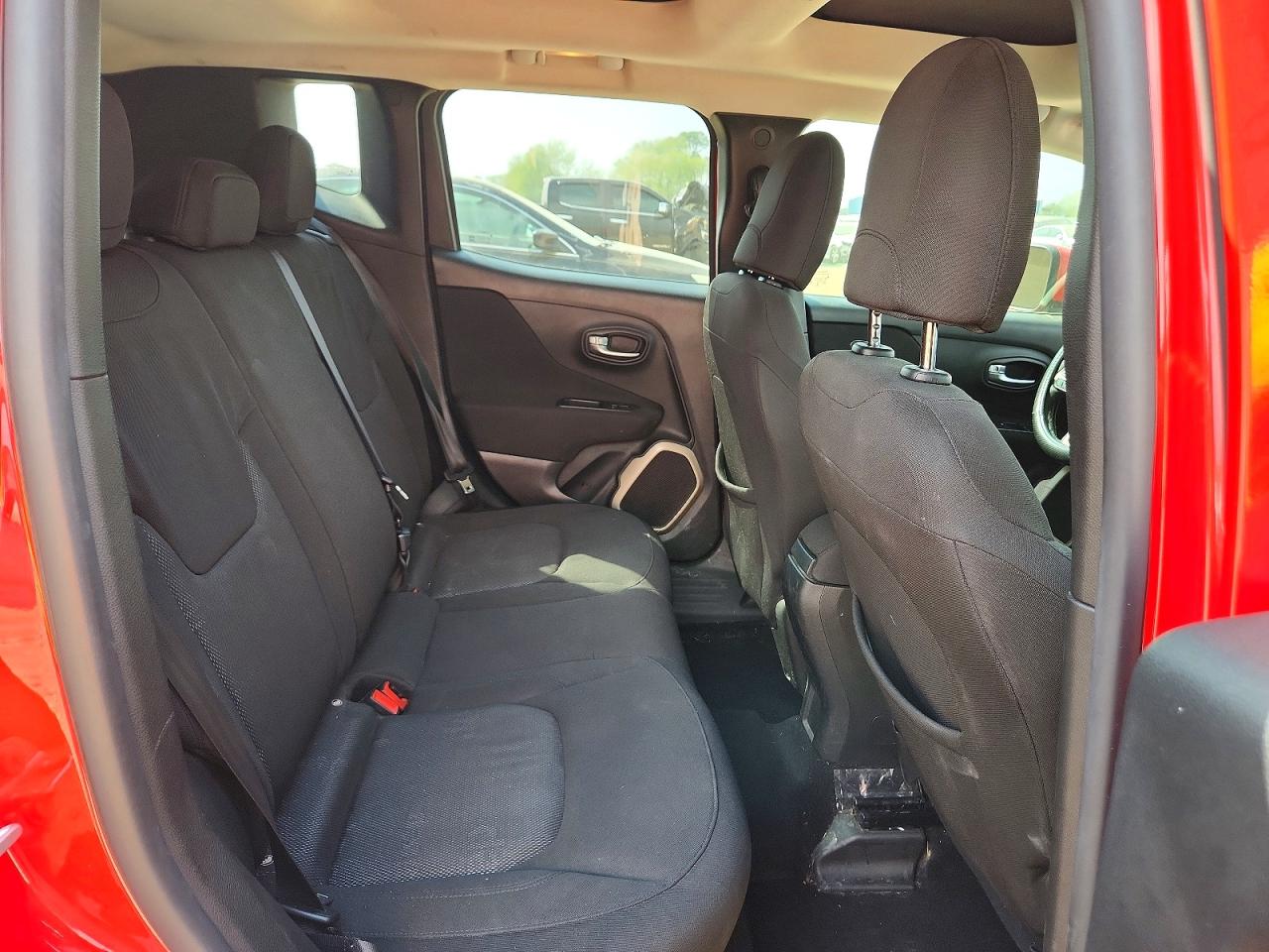 2015 JEEP RENEGADE LATITUDE photo 11