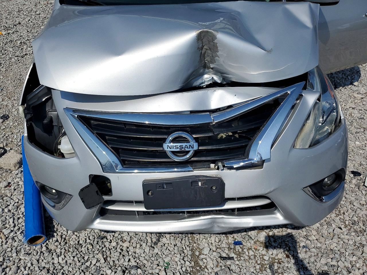 2019 NISSAN VERSA SV photo 21