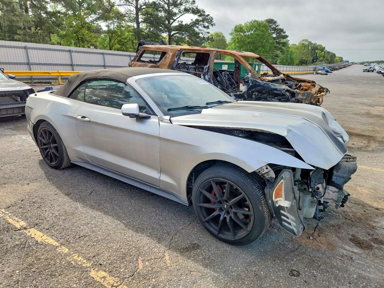 2016 FORD MUSTANG photo 4