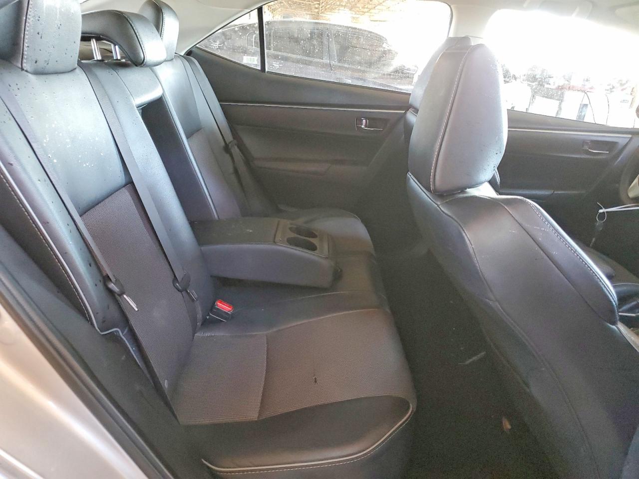 2016 TOYOTA COROLLA S photo 19