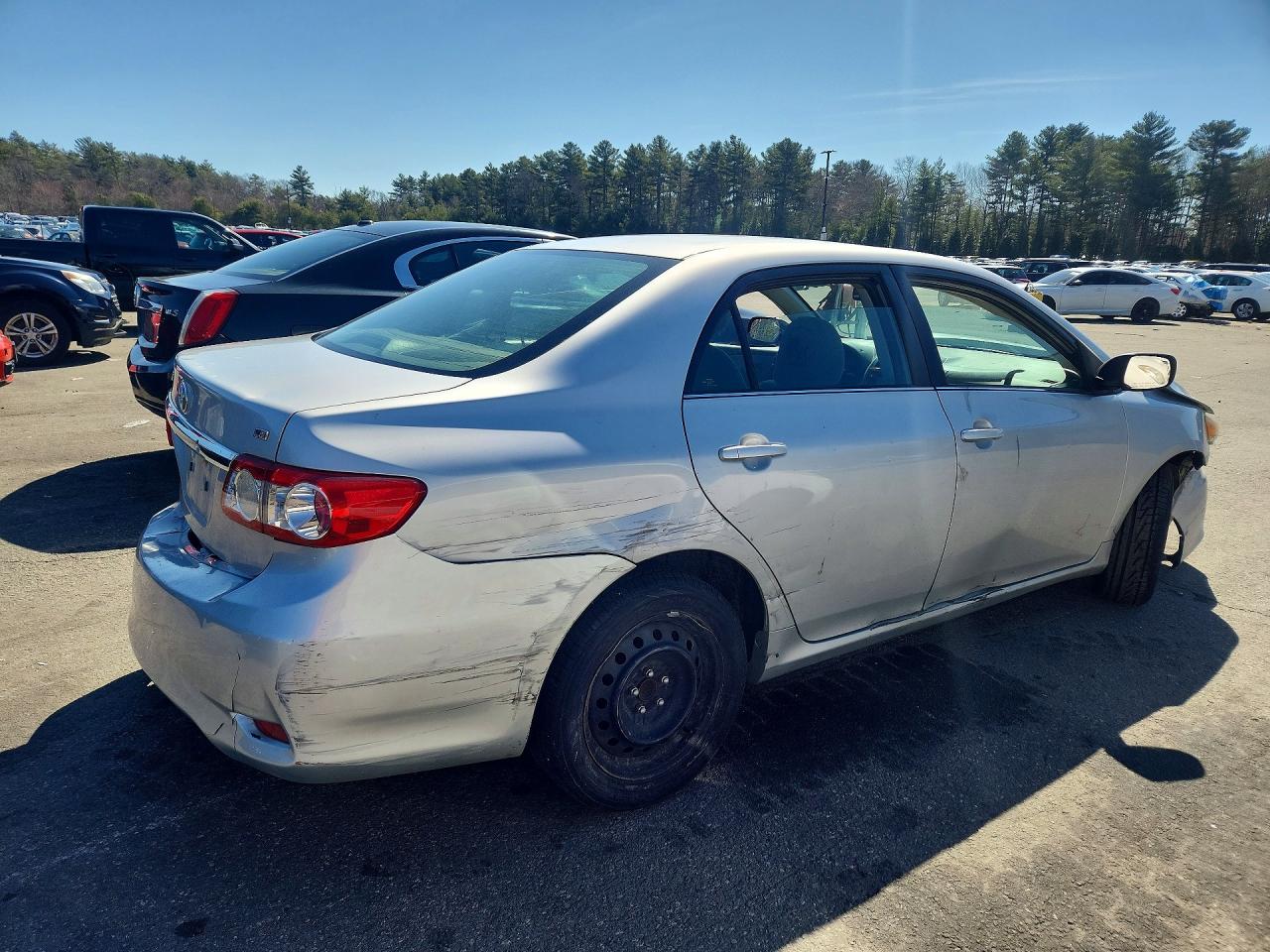 2013 TOYOTA COROLLA LE photo 5