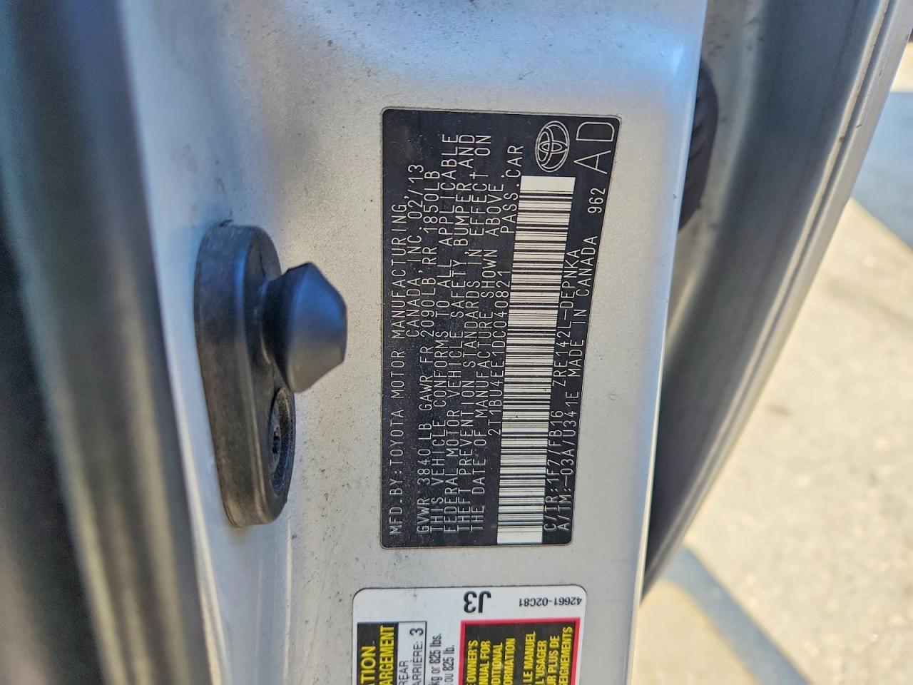 2013 TOYOTA COROLLA LE photo 23
