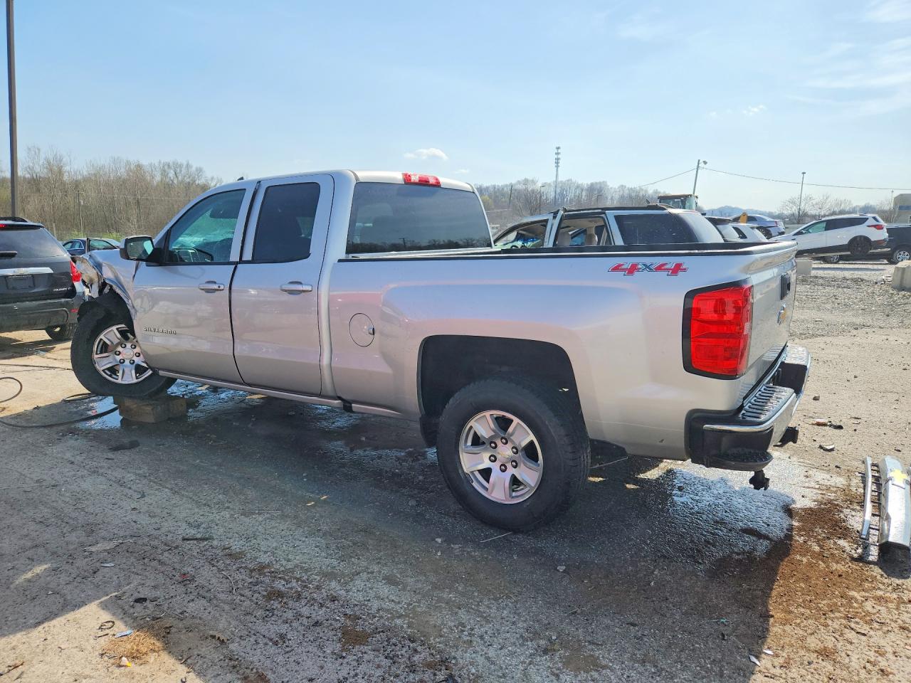 2018 CHEVROLET SILVERADO K1500 LT photo 4