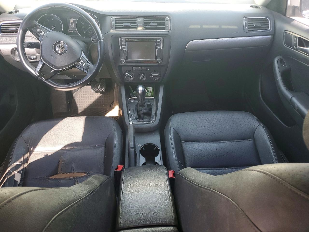 2017 VOLKSWAGEN JETTA SE photo 22