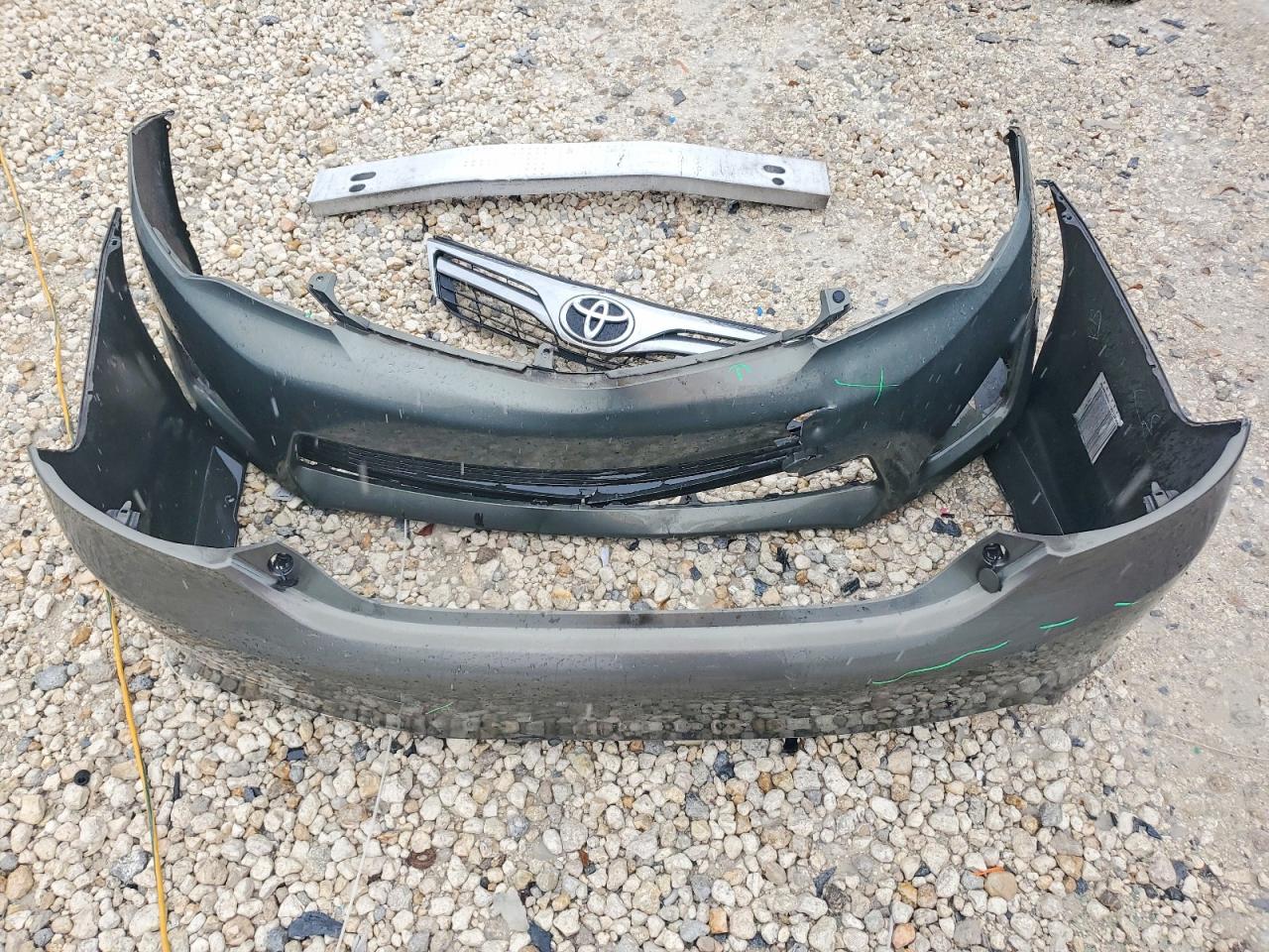 2012 TOYOTA CAMRY LE photo 23
