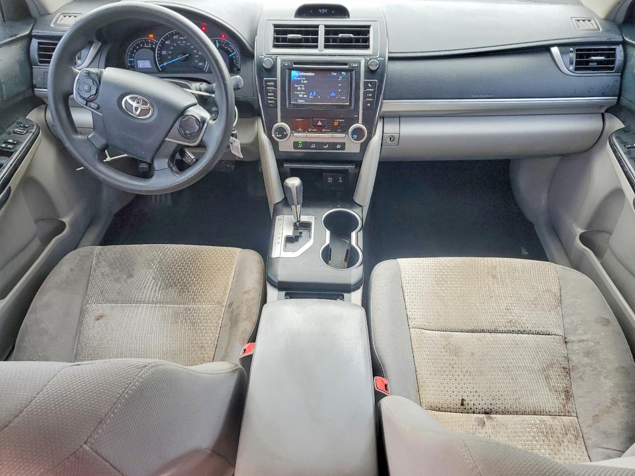 2012 TOYOTA CAMRY LE photo 15