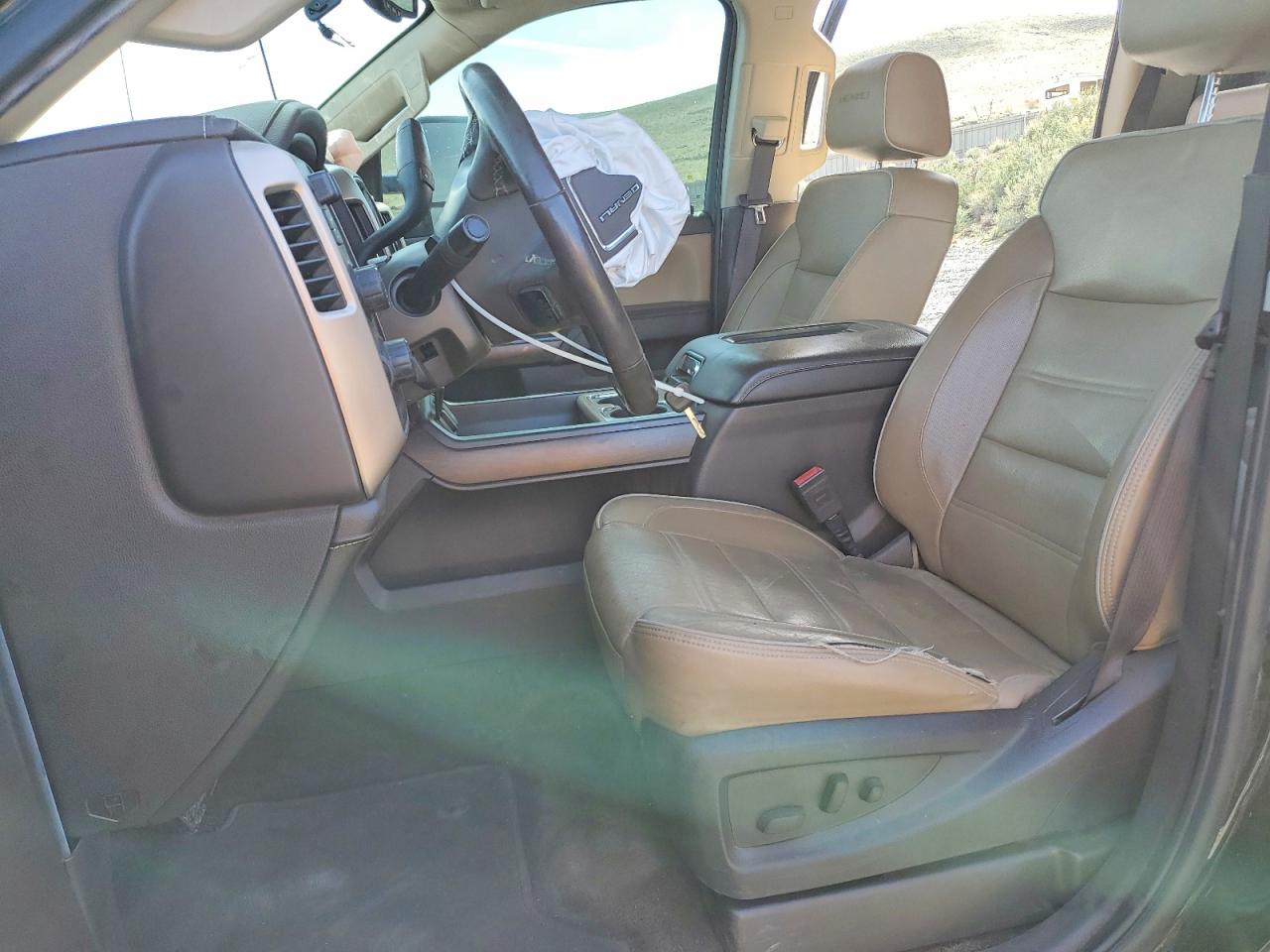 2017 GMC SIERRA K2500 DENALI photo 19