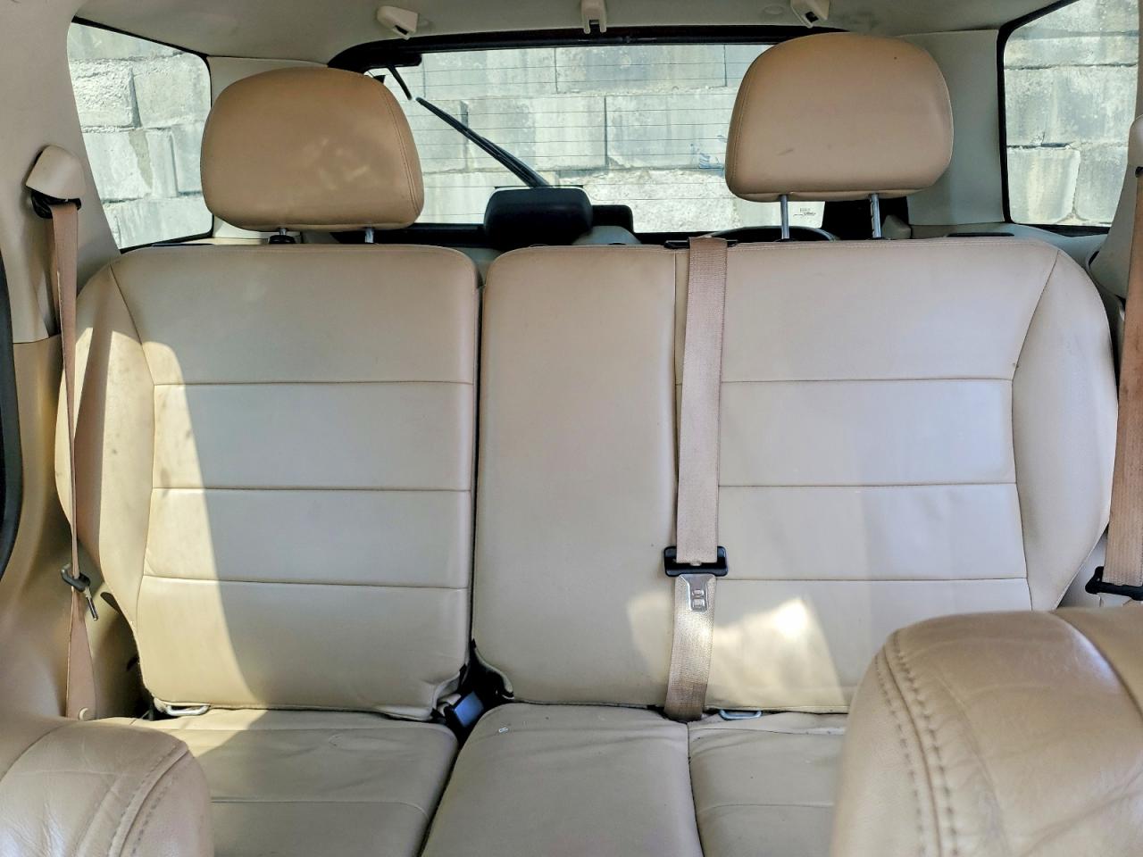 2011 FORD ESCAPE XLT photo 28