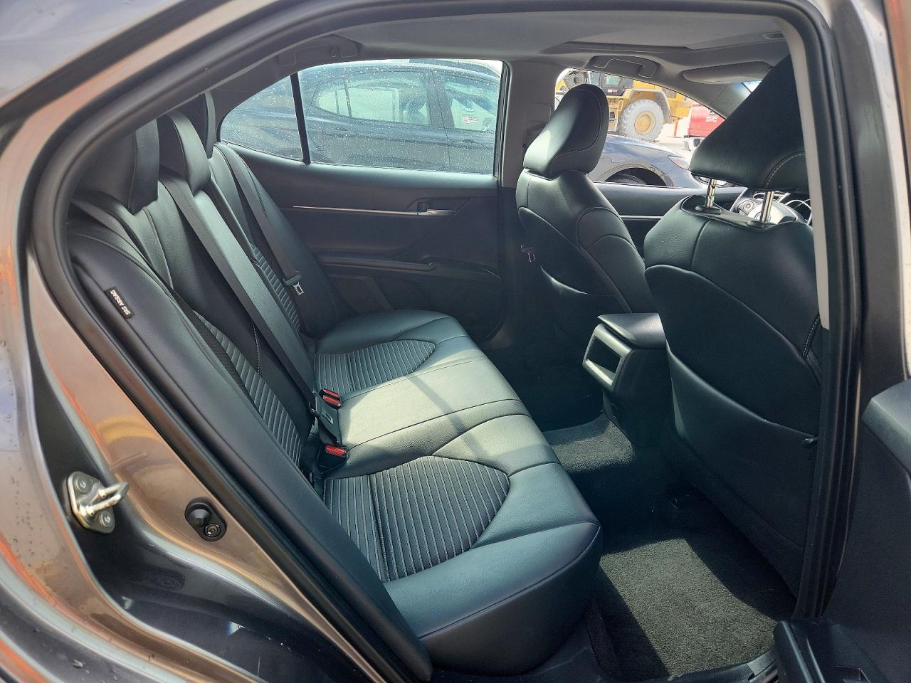 2019 TOYOTA CAMRY SE photo 10