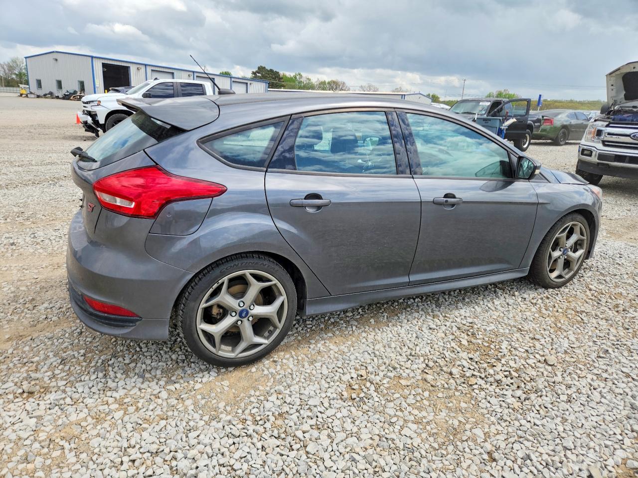 2017 FORD FOCUS ST photo 7