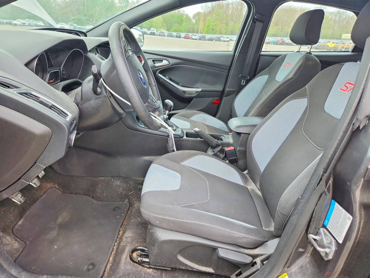 2017 FORD FOCUS ST photo 19