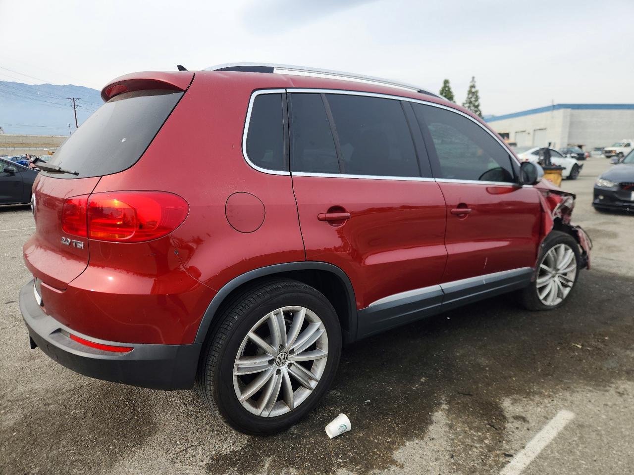 2012 VOLKSWAGEN TIGUAN S photo 5
