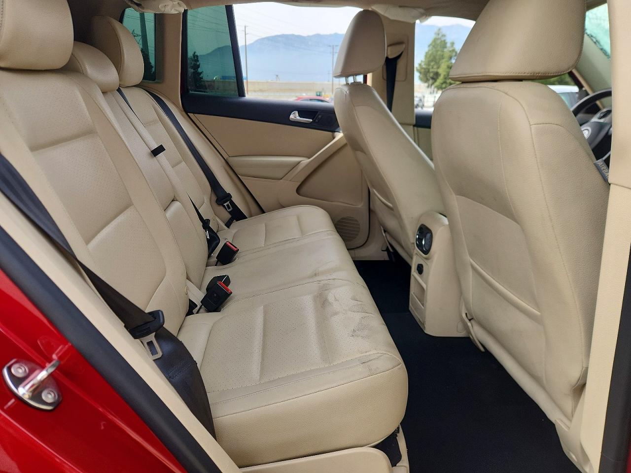 2012 VOLKSWAGEN TIGUAN S photo 19
