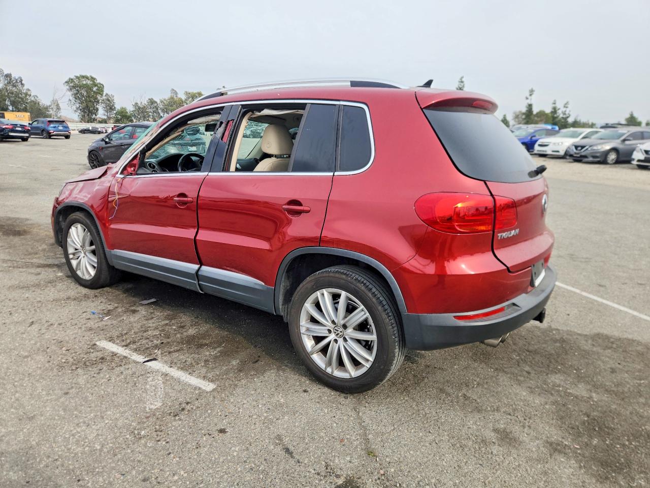 2012 VOLKSWAGEN TIGUAN S photo 3