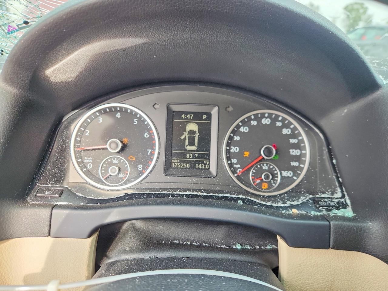2012 VOLKSWAGEN TIGUAN S photo 17