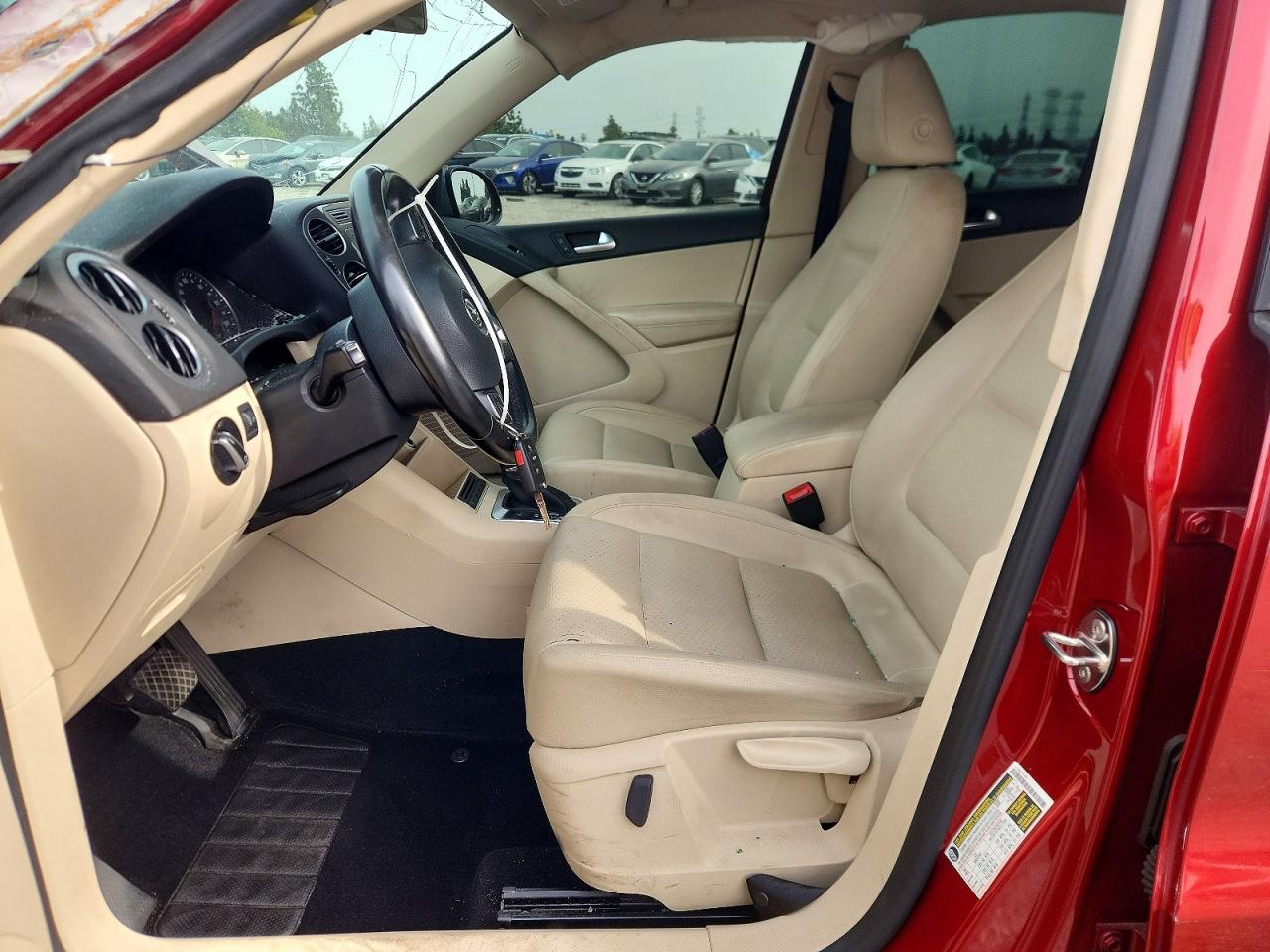 2012 VOLKSWAGEN TIGUAN S photo 13