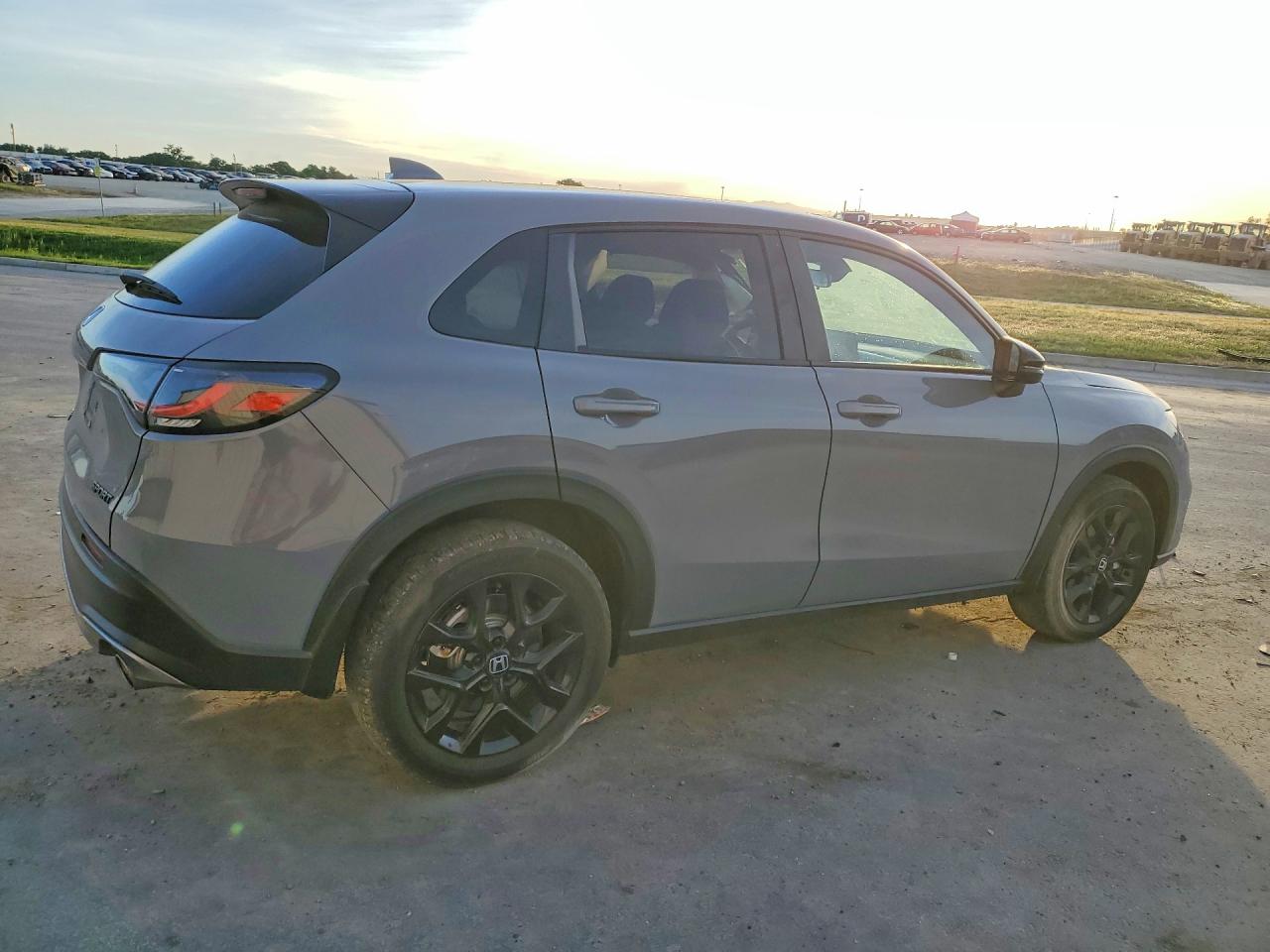 2024 HONDA HR-V SPORT photo 3